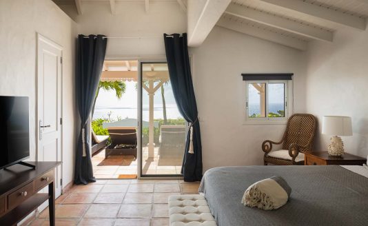 Bedroom with sea view from the villa Joy Gouverneur in st Barth