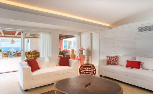 cosy-living-room-with-sea-view-luxury-villa-elle-for-rent-st-barts-2