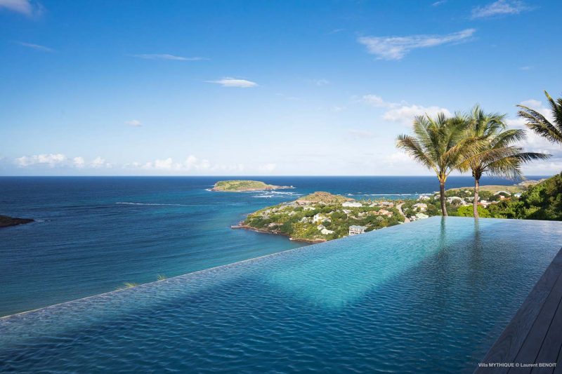 infinity pool with ocean view in the mythique villa in st Barth